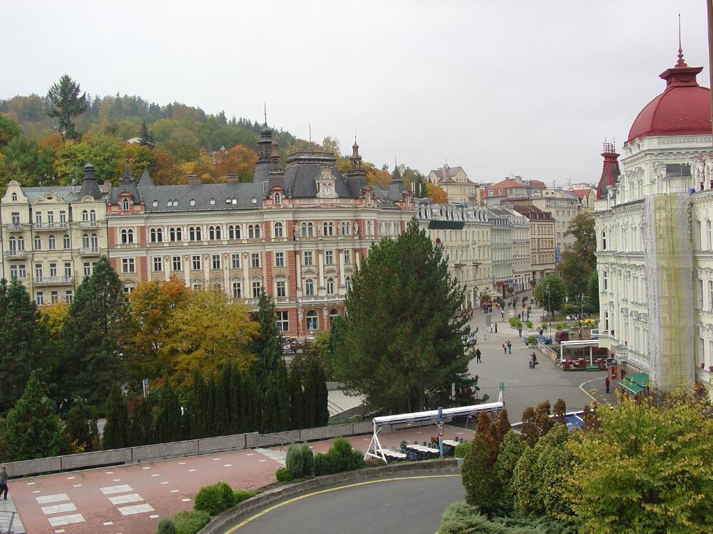 Kamil Apartments Karlovy Vary Habitación foto